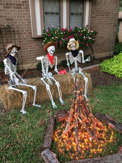 60+ Skeleton Halloween Decoration Ideas for Outdoors