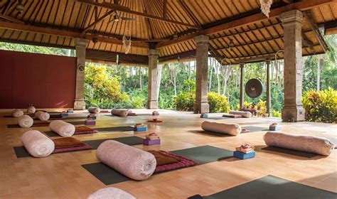 Meditation Retreats: Finding Inner Peace in a Serene Environment ...