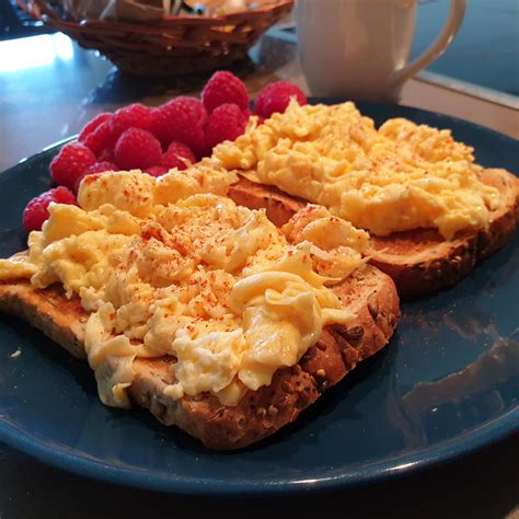 Scrambled eggs on toast : r/BreakfastFood