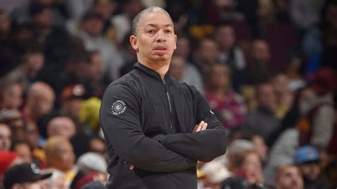 Clippers coach Tyronn Lue fined for public criticism of officials | NBA.com