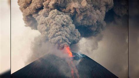 Popocatépetl volcano erupts near Mexico city of Puebla, Watch Video - YouTube