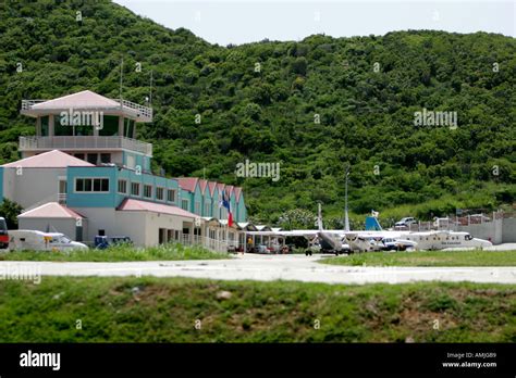 St. barts airport hi-res stock photography and images - Alamy