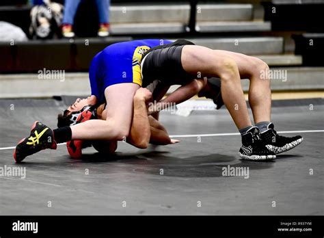 Wrestling pin hi-res stock photography and images - Alamy