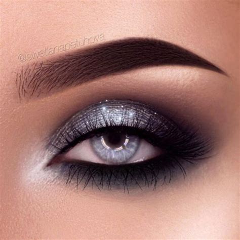 Makeup for Grey Eyes: 18 Best Grey Eye Makeup Ideas - LadyLife