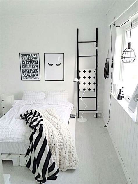 minimalist-black-and-white-bedroom-ideas | HomeMydesign