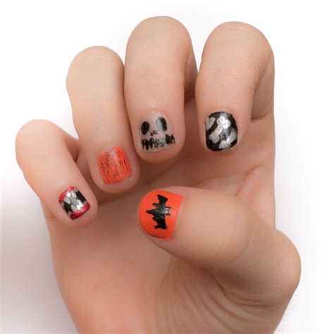 13 Halloween Nail Art Ideas | Tip Junkie