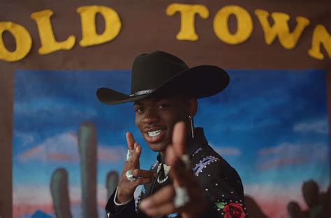 Lil Nas X, Billy Ray Cyrus' 'Old Town Road' Video Hits 1 Billion Views