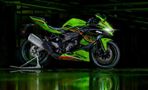 Manually crop Kawasaki Ninja ZX4RR, Green wallpaper to 1920x1080 resolution to your desktop