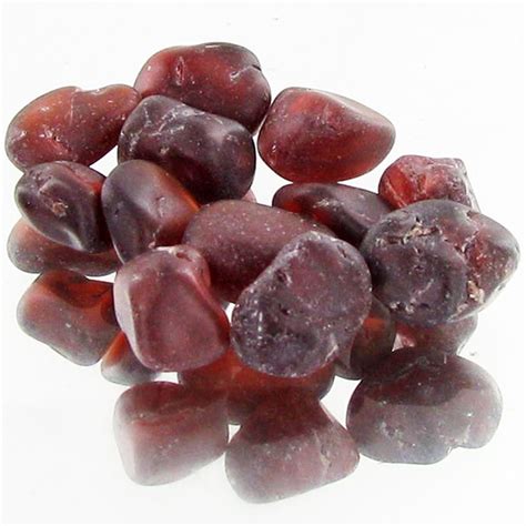 Garnet rough gems for commerical and gem quality