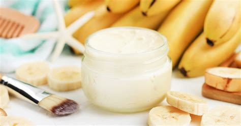 Banana Face Mask Benefits for the Skin and How to Try It