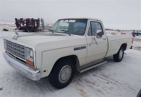 1985 DODGE D-SERIES, CUSTOM 100 - Wild Rose Auction Services