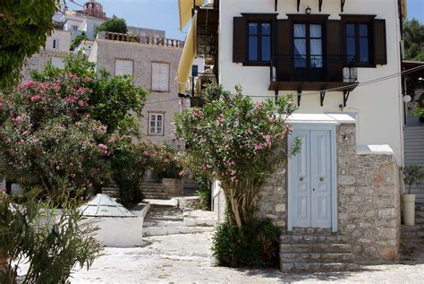 HYDRA ISLAND | TRAVEL GUIDE