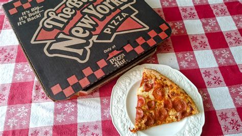 We Tried The Relaunch Of Pizza Hut's Big New Yorker To See How It Compares To The Real Thing