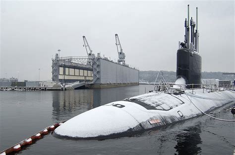 USS Virginia (SSN-774) Fast Attack Submarine |military weapon system picture