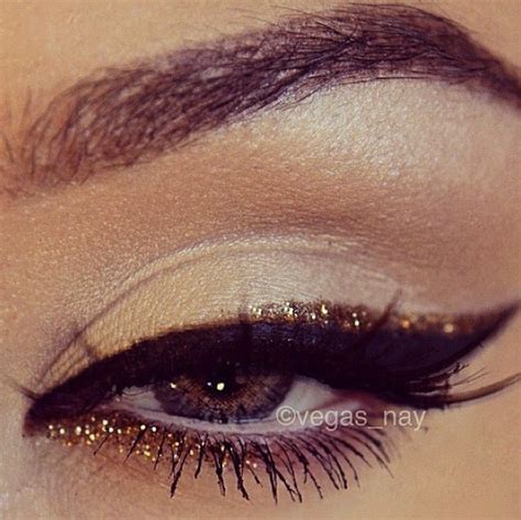 15 Fun Makeup Tutorials Using Glitter