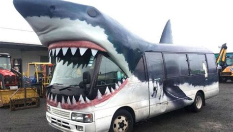 Kelly Tarlton's iconic 'Shark Bus' snapped up for jaw-dropping $31,500 ...