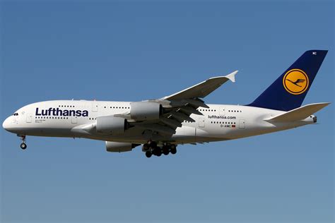 File:Airbus A380-841, Lufthansa AN1891305.jpg - Wikimedia Commons