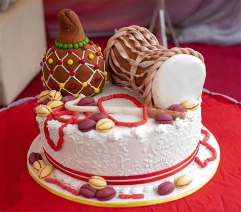 Annie's Cakeville: Nigerian Traditional Wedding Cakes