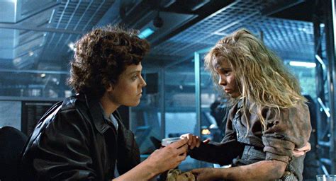 Aliens (1986): Facehugger Attack Scene With Newt and Ripley