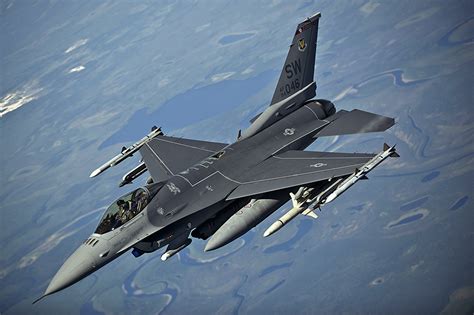 Fonds d'ecran Avions Avion de chasse F-16 Fighting Falcon Aviation ...