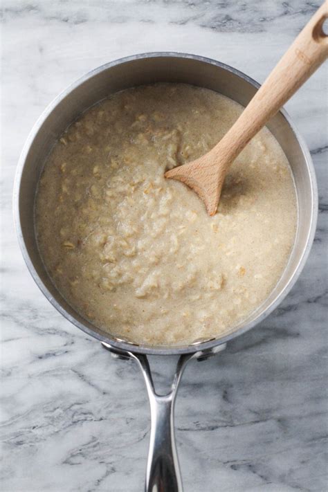 Applesauce Oatmeal Recipe (Quick & Easy) | MariaUshakova.com