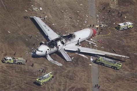 US: Boeing 777 crash lands; 2 killed, many injured