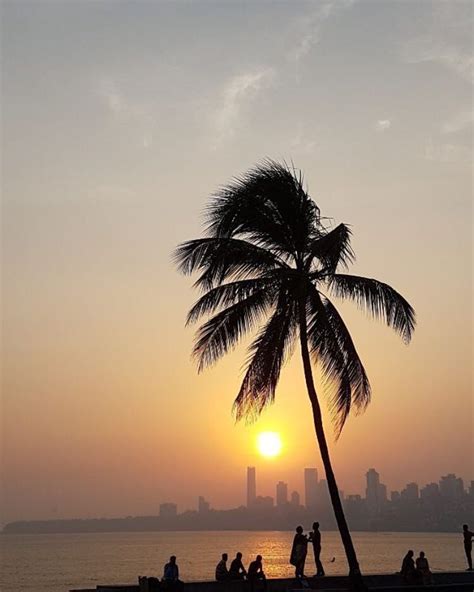 Marine Drive Sunset in Mumbai | Stay Adventurous | Mindset for Travel Blog