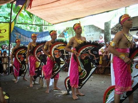 Tari Kuda Lumping | Tari tradisional Jawa