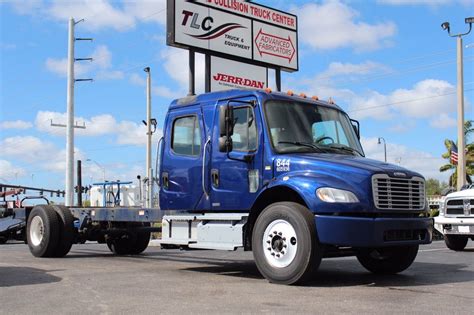 2011 Used Freightliner BUSINESS CLASS M2 106 CREW CAB....AIR BRAKE..AIR RIDE SUSPENSION..150CA ...