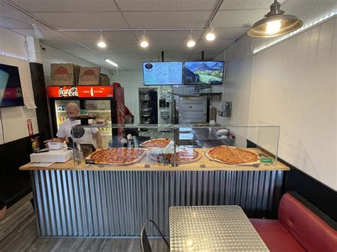 City Slice Pizzeria Brings Gigantic New York-Style Slices to Cleveland’s West Side | Cleveland ...