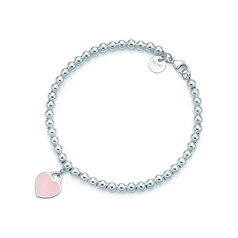 Return to Tiffany® bead bracelet in silver with pink enamel finish, medium. | Tiffany & Co.