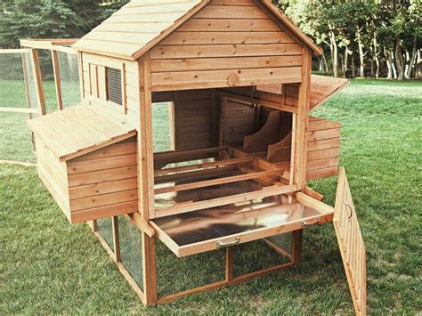 Easy Inexpensive Chicken Coop ~ building hen house