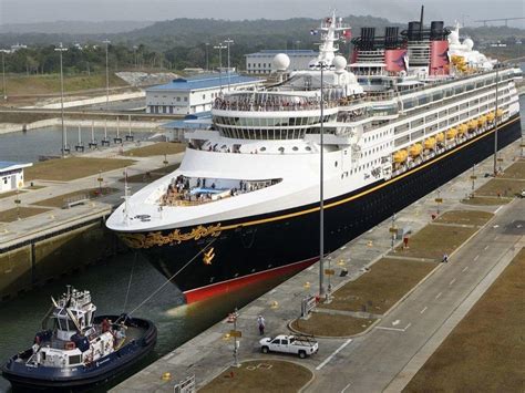 Panama Canal cruise port schedule | CruiseMapper