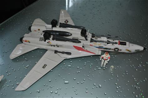 toriobuilders : GI JOE 1980's SKYSTRIKER JET W/ PARACHUTE & ACE PILOT