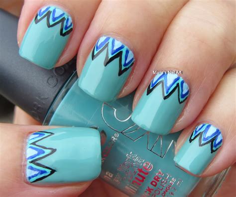 Marias Nail Art and Polish Blog: Zigzag sweater nails