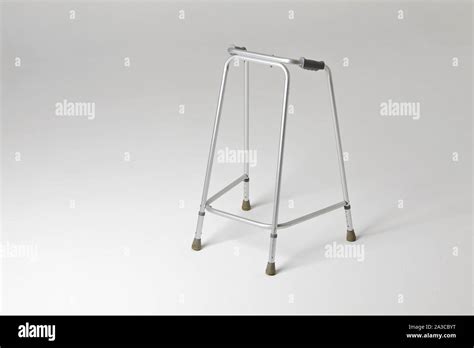 Zimmer frame hi-res stock photography and images - Alamy