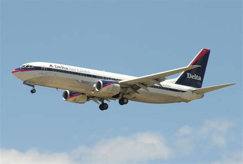 File:Boeing 737 300 plane.jpg - Wikimedia Commons