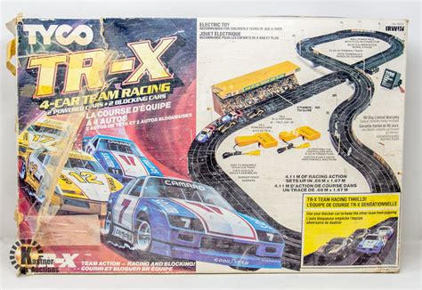 VINTAGE TYCO SLOT CAR SET W CARS