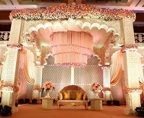 #Trending: 16 Gorgeous Stage Decor Ideas For Your Wedding Reception! - ShaadiWish