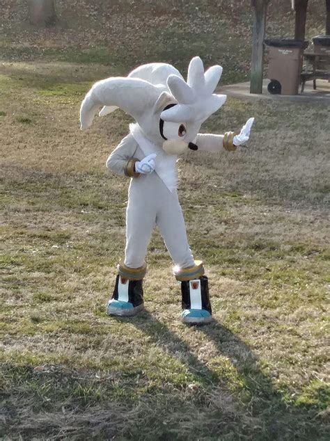 Silver the hedgehog fursuit cosplay | Sonic the Hedgehog! Amino