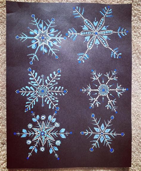 Snowflake Dotart | Christmas canvas art, Dot painting, Painting snowflakes