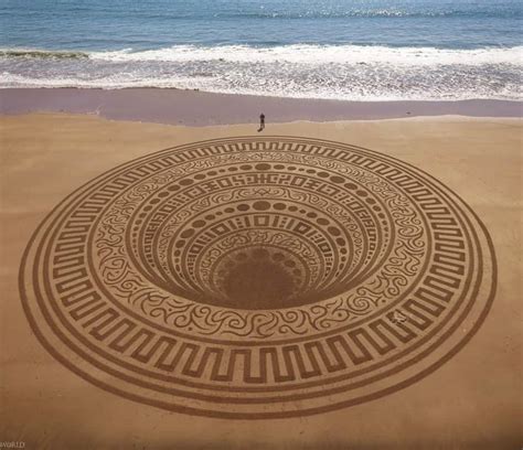 Creative Beach Sand Art By Jon Foreman - Full Image