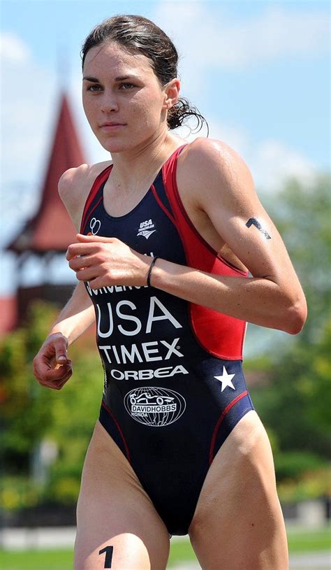 Gwen Jorgensen - American triathlete Sporty Girls, Triathlete Body, Triathlon Women, Running ...