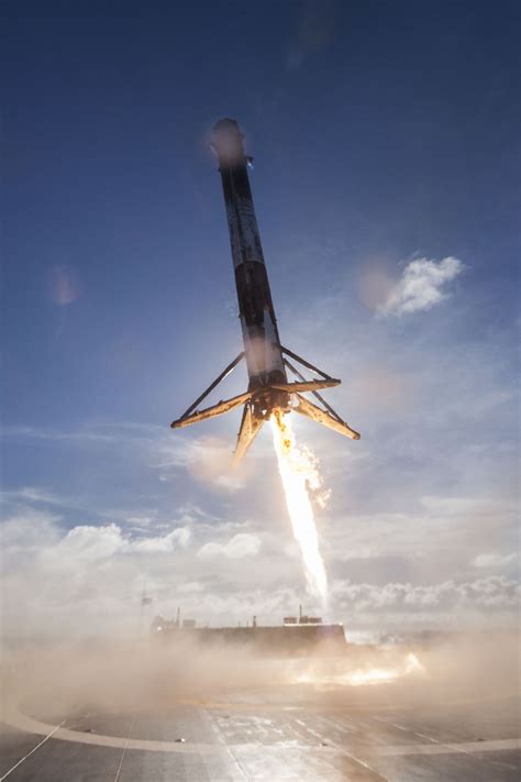 New SpaceX photos show Falcon 9 rocket's angled landing | The Verge