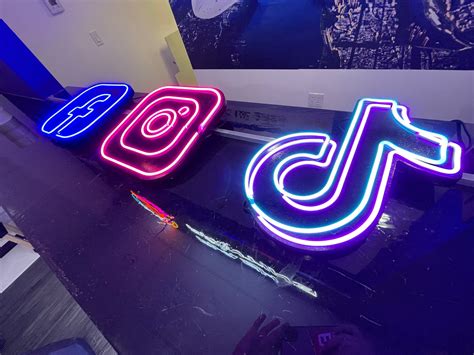 Tik Tok Neon Sign – Flash Printing