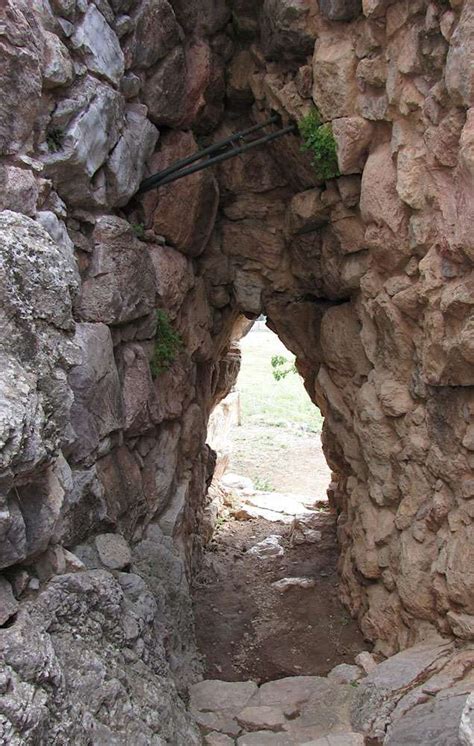 Tiryns: Mycenaean Citadel And Palace Inside Cyclopean Walls