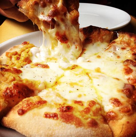 Mozzarella Is the Best Pizza Cheese, Science Says | TIME