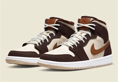 Air Jordan 1 Mid Brown Fleece DO6699-200 | SneakerNews.com