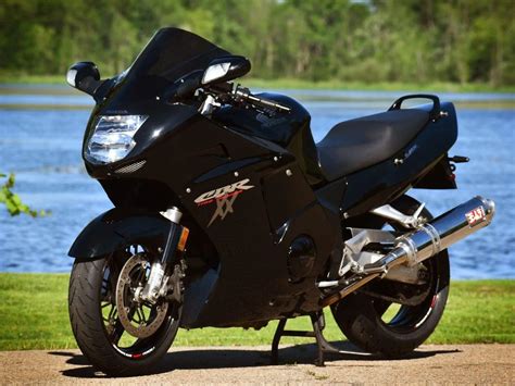 This 1997 Honda CBR1100XX Blackbird Is A Hayabusa-killer