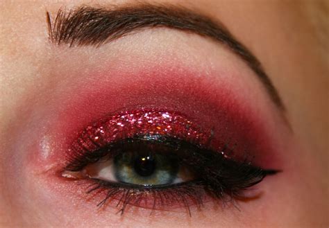 ! Enchanted Makeup: Glitter Me Pink Eyeshadow Look!